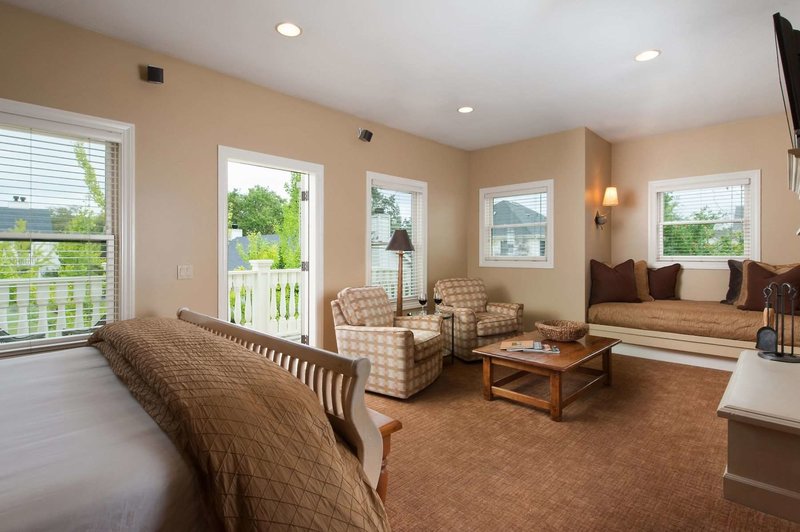 Macarthur Place - 966