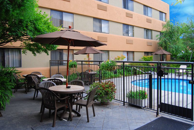 Oxford Suites Redding - 971