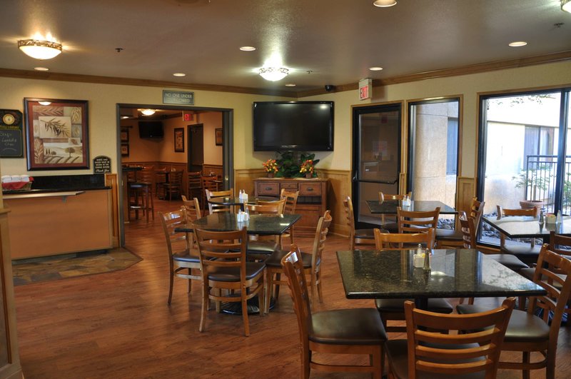 Oxford Suites Redding - 971