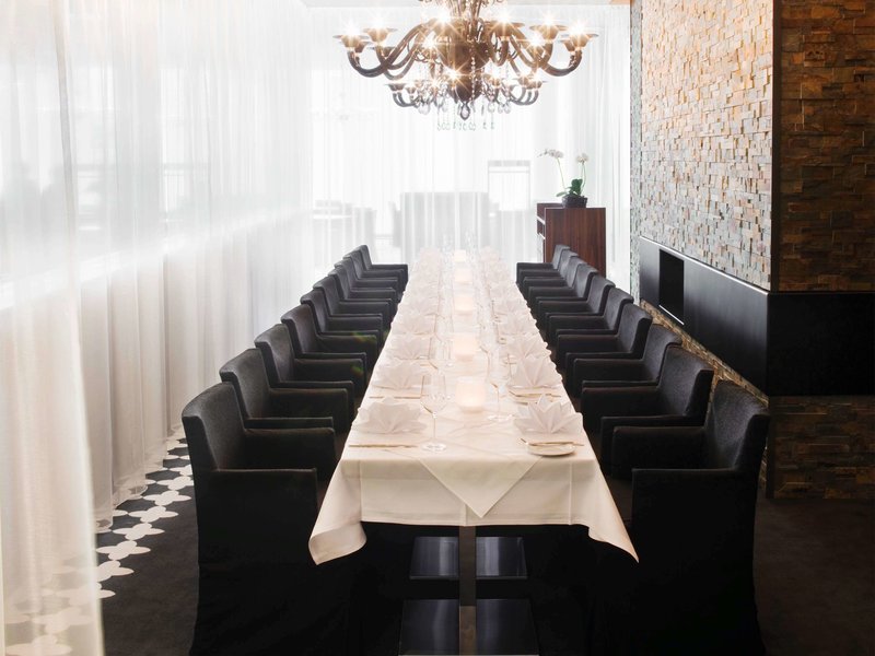 Mövenpick Hotel Stuttgart Airport - 585