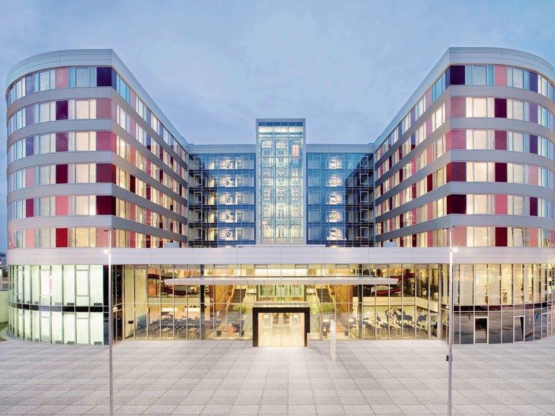 Mövenpick Hotel Stuttgart Airport - 585
