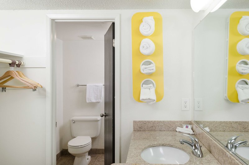 Motel 6 Merced Ca - 976