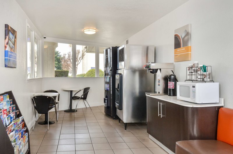 Motel 6 Merced Ca - 976