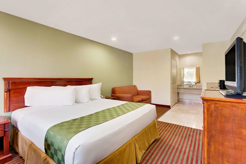 Travelodge By Windham El Centro - 982