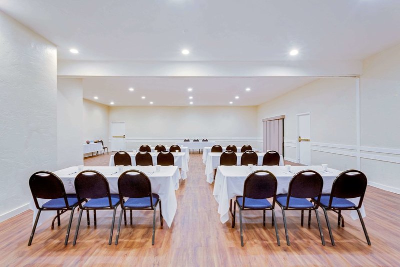 Travelodge By Windham El Centro - 982