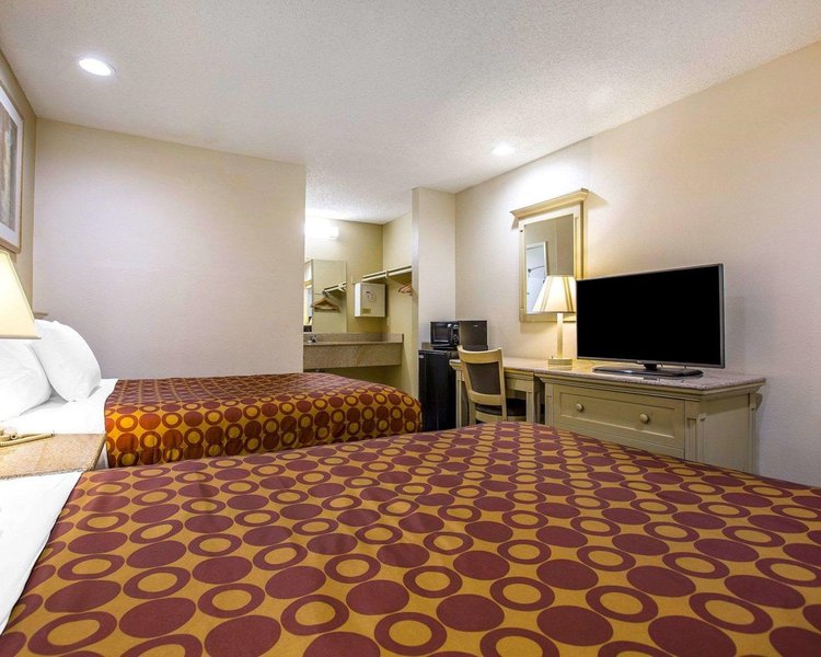 Rodeway Inn Santee - 988