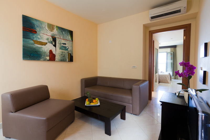 Blue Waves Resort - 989