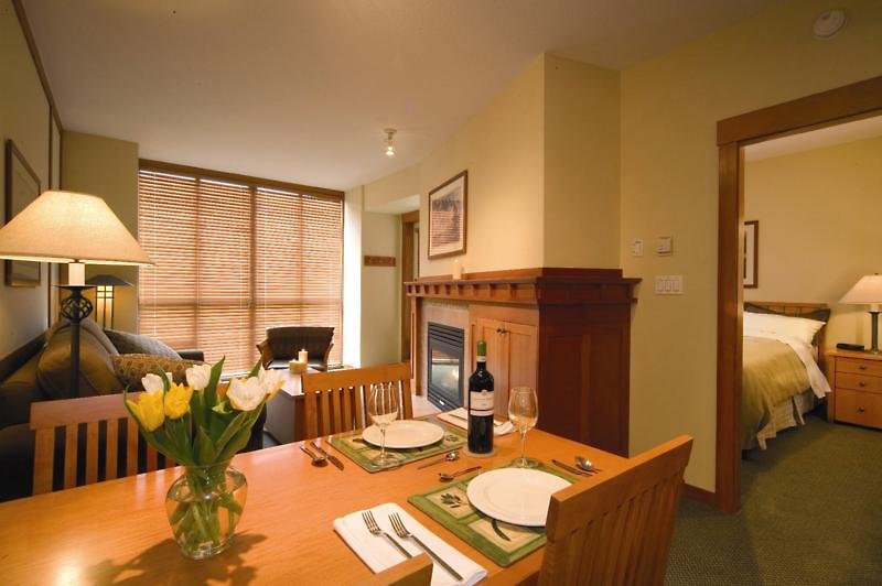 Pan Pacific Whistler Mountainside - 590