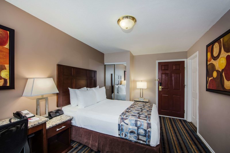 Ramada By Wyndham Vancouver Downtown - 603