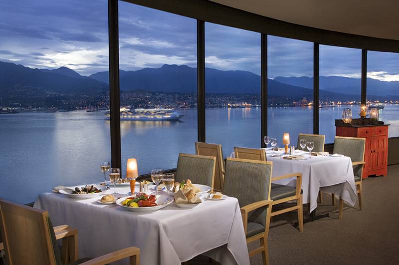 Pinnacle Hotel Vancouver Harbourfront - 606