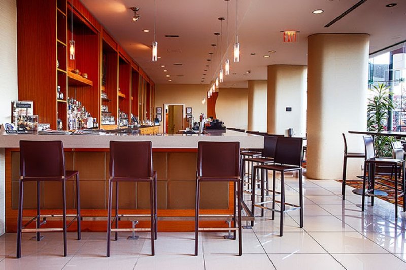 Pinnacle Hotel Vancouver Harbourfront - 606