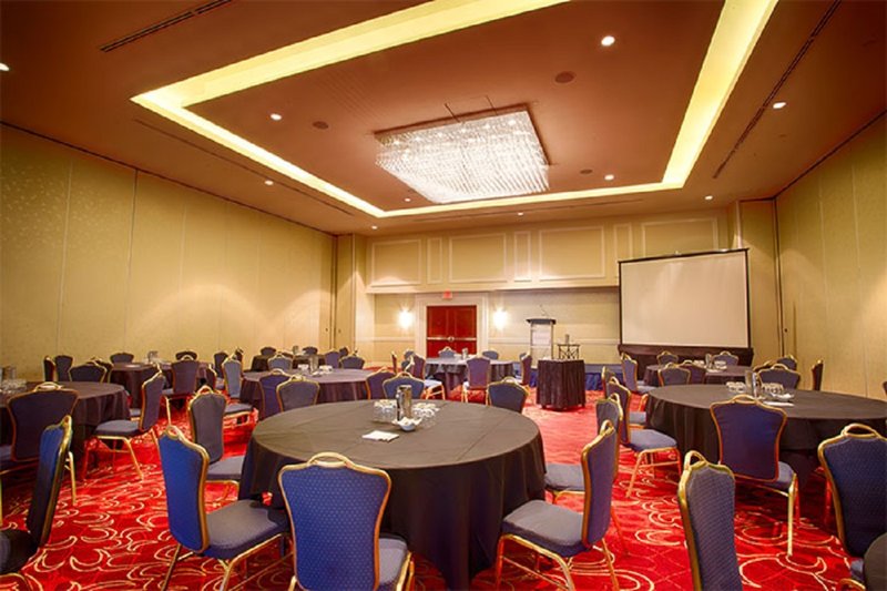 Pinnacle Hotel Vancouver Harbourfront - 606