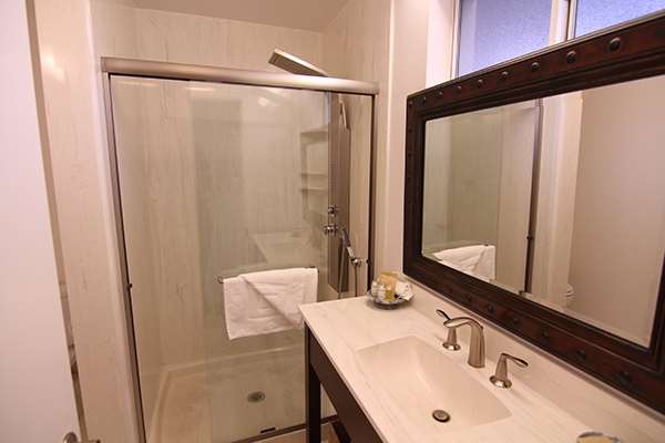 Harbor View Inn - 999