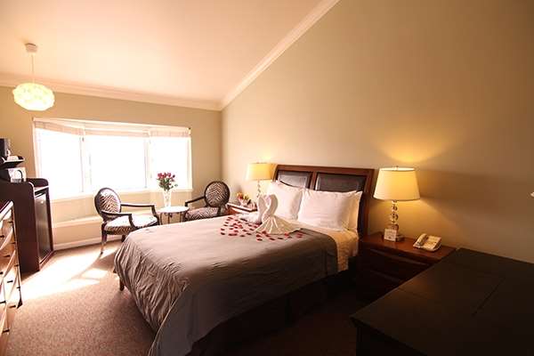 Harbor View Inn - 999