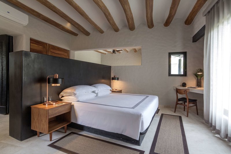 Thompson Zihuatanejo - 628