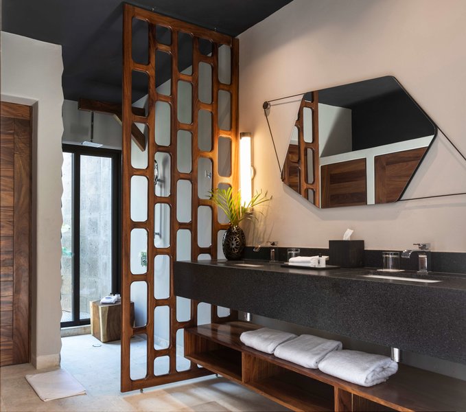 Thompson Zihuatanejo - 628