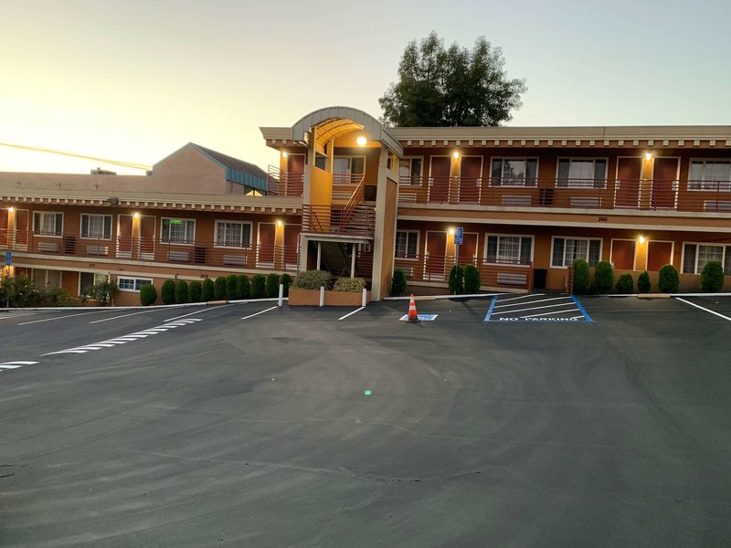 Budget Inn Of Hayward - 1007