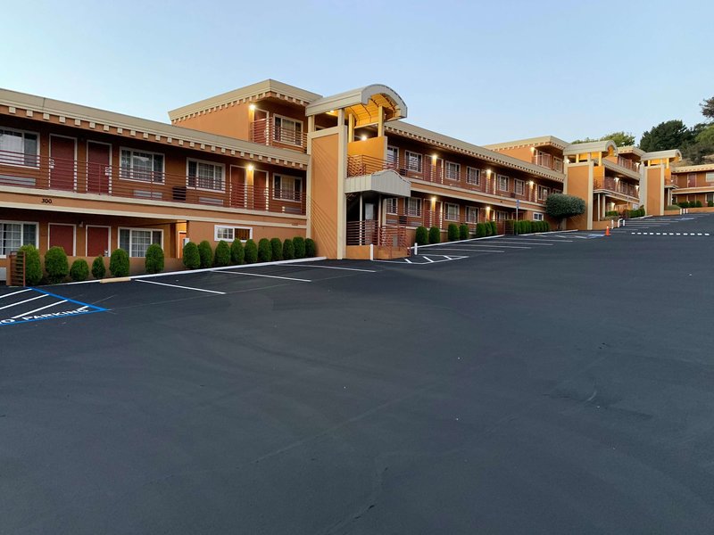 Budget Inn Of Hayward - 1007