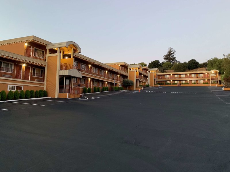 Budget Inn Of Hayward - 1007