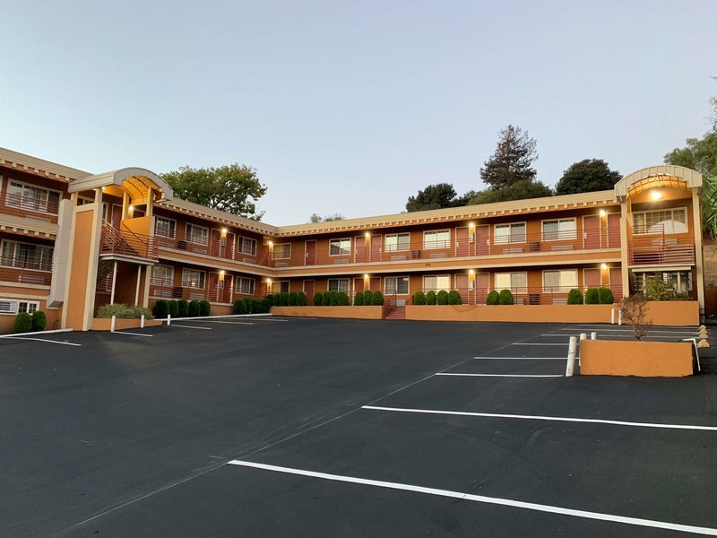 Budget Inn Of Hayward - 1007