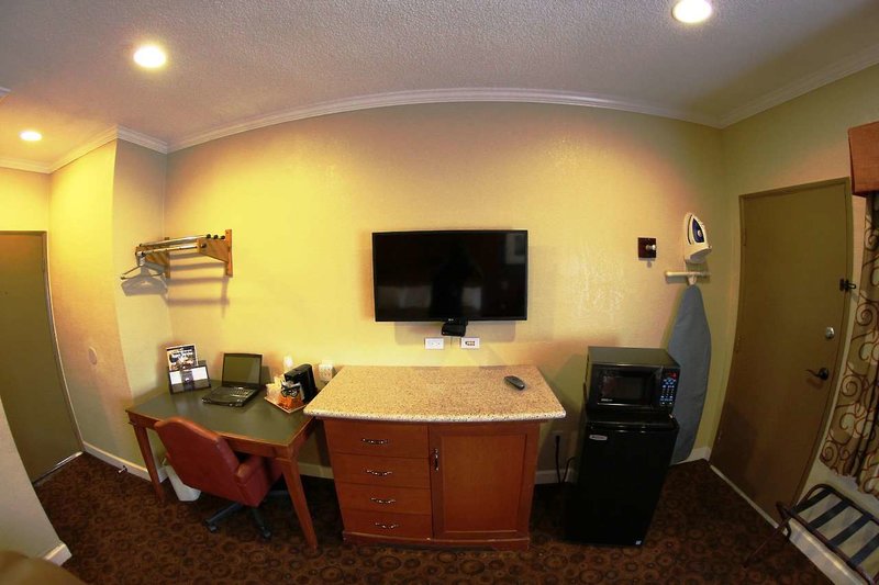 Budget Inn Of Hayward - 1007