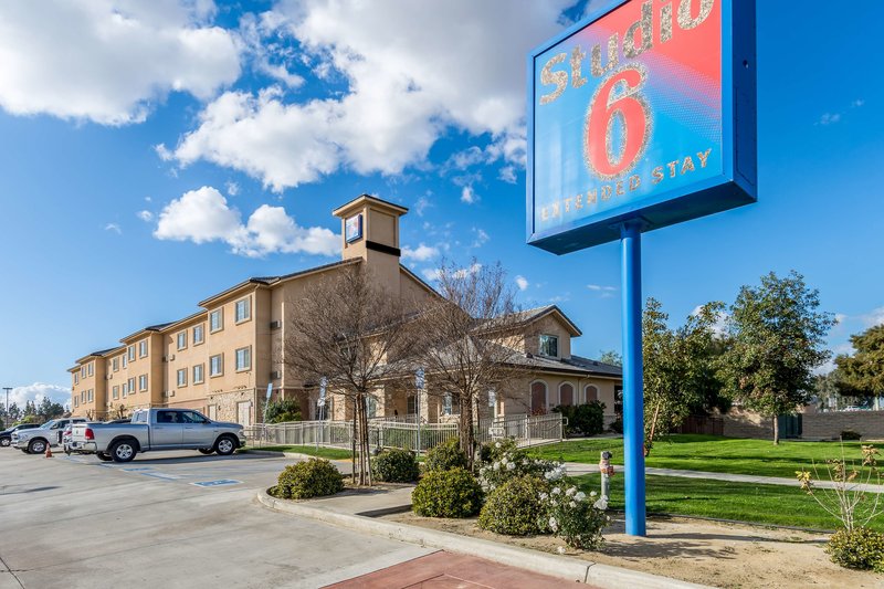 Studio 6 Bakersfield - 1011