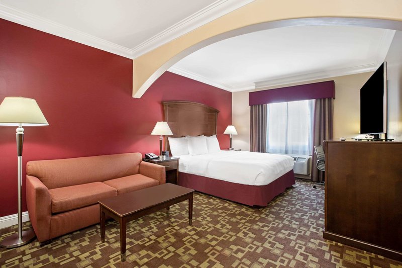 La Quinta Inn & Suites Moreno Valley - 1013