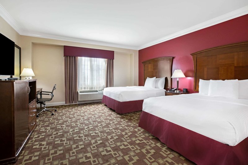 La Quinta Inn & Suites Moreno Valley - 1013