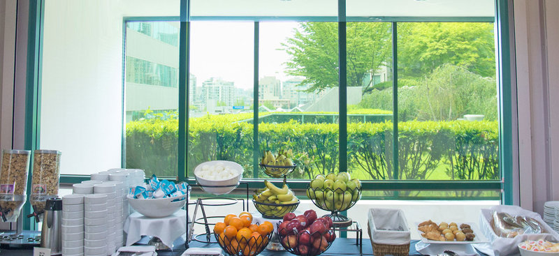 Rosedale On Robson Suite - 642