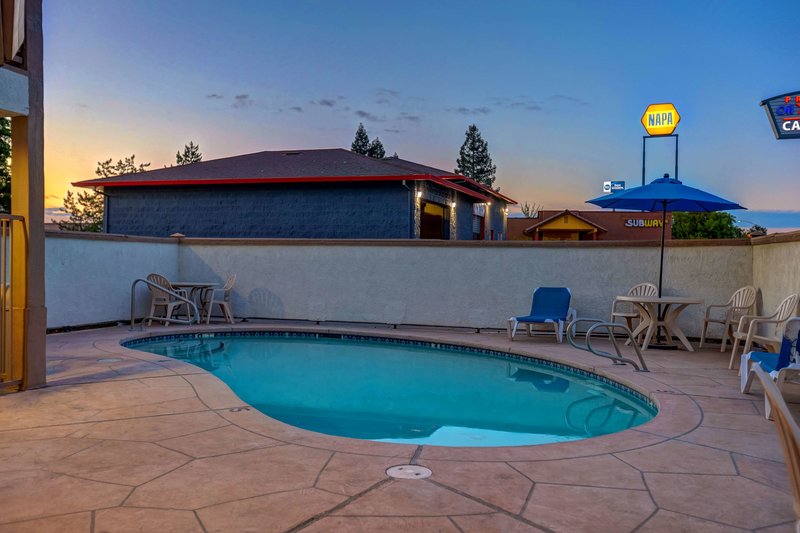 Motel 6 Anderson - Redding Airport - 1042