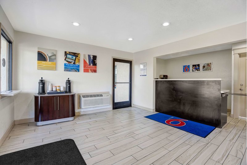 Motel 6 Anderson - Redding Airport - 1042
