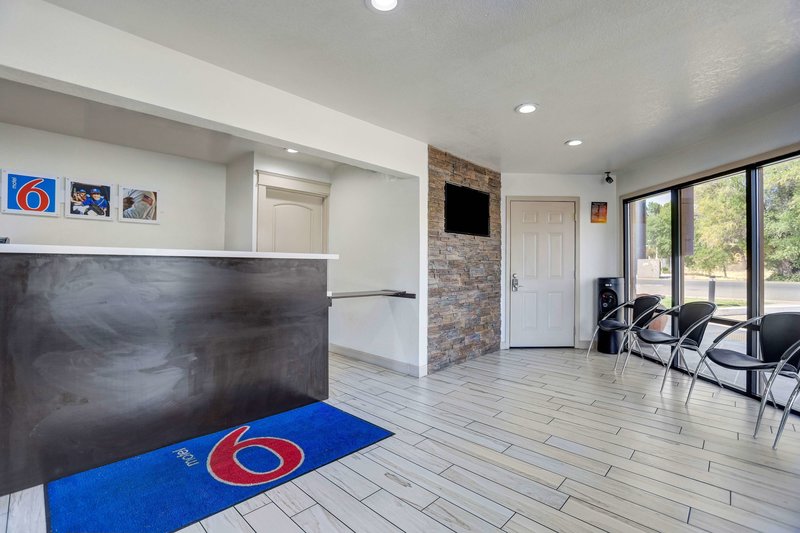 Motel 6 Anderson - Redding Airport - 1042