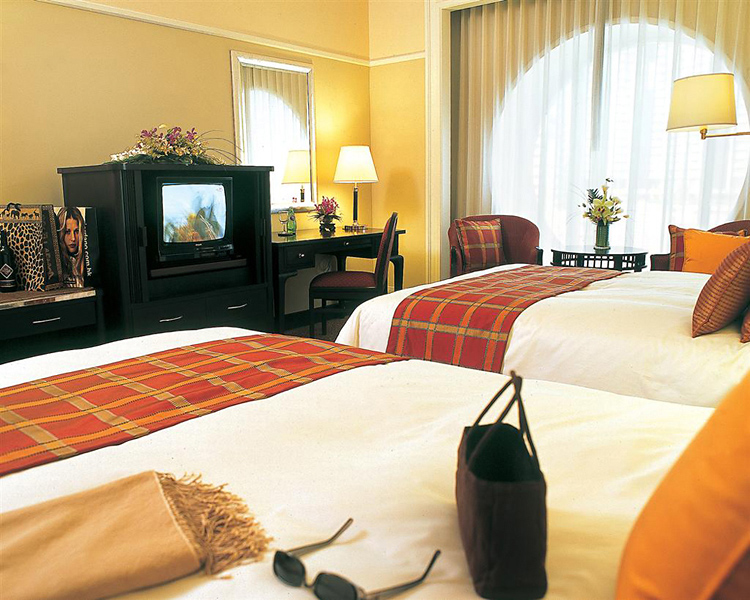Holiday Inn Bangkok Silom - 425