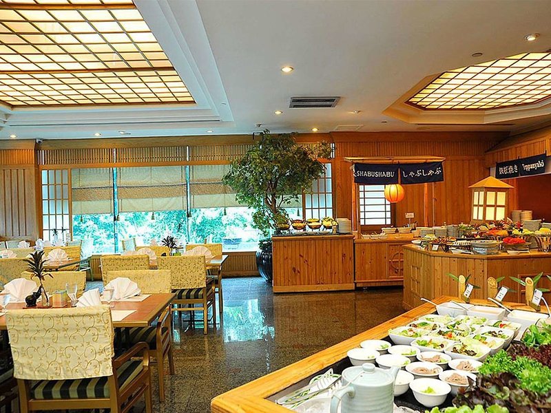 Golden Tulip Sovereign Bangkok - 428