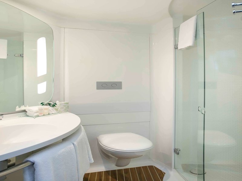 Ibis Sydney Airport - 672