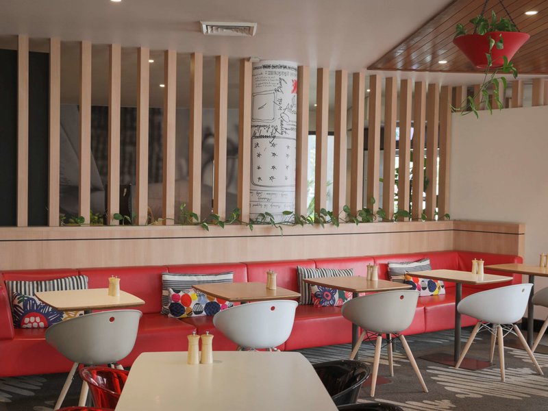 Ibis Sydney Airport - 672