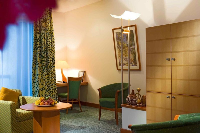 Mercure Grand Jebel Hafeet Al Ain Hotel - 674