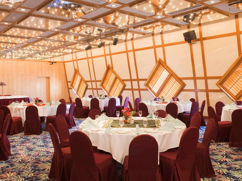 Mercure Grand Jebel Hafeet Al Ain Hotel - 674