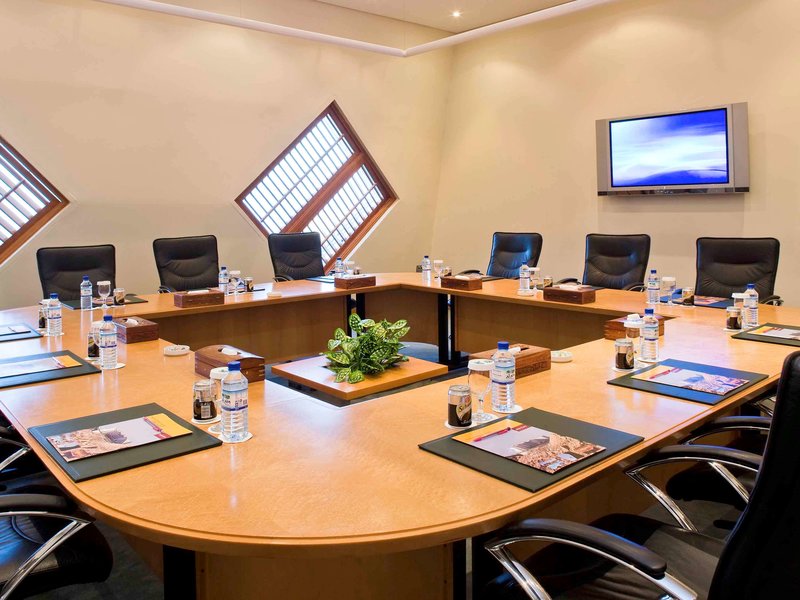 Mercure Grand Jebel Hafeet Al Ain Hotel - 674