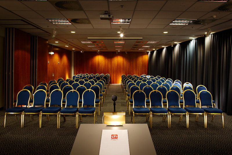 Pentahotel Rostock - 675
