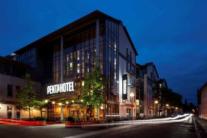 Pentahotel Rostock - 675