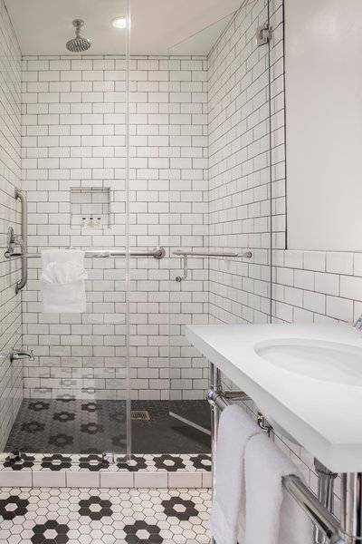 Hollywood Hotel - 709