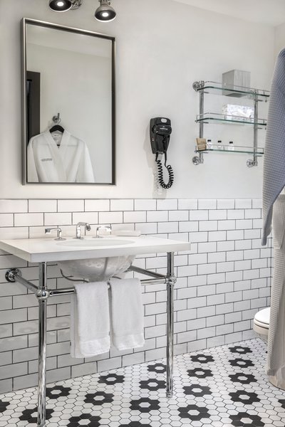 Hollywood Hotel - 709