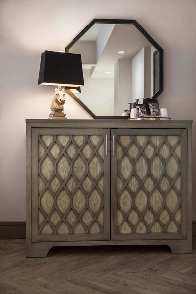 Hollywood Hotel - 709