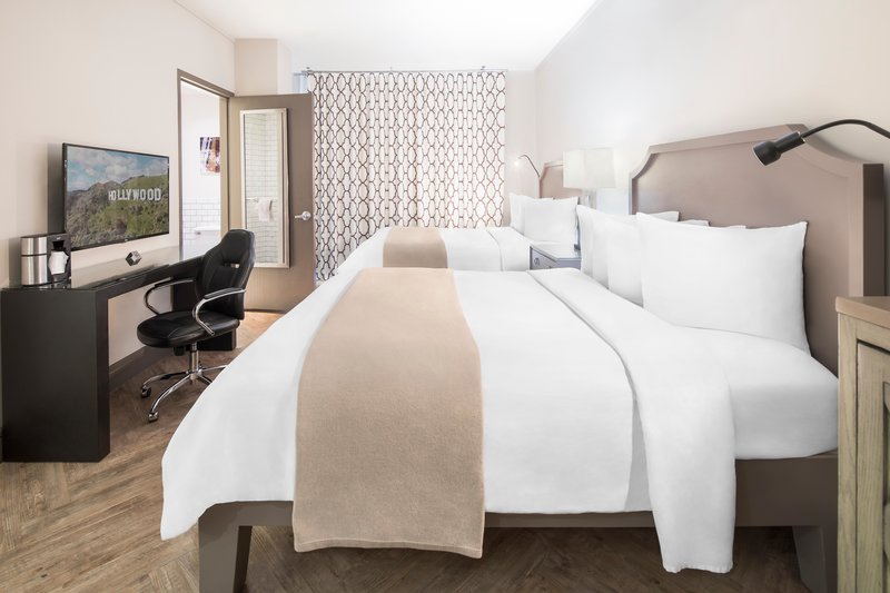 Hollywood Hotel - 709