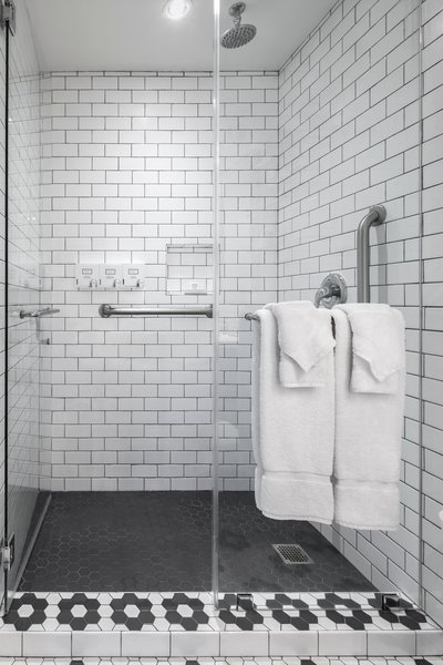 Hollywood Hotel - 709