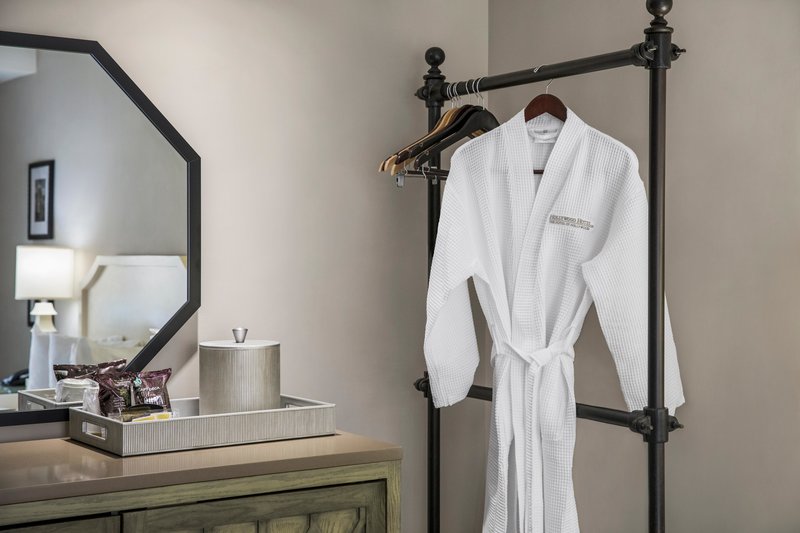 Hollywood Hotel - 709