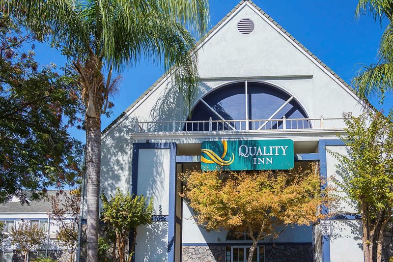 Quality Inn Fresno Yosemite Airport - 729