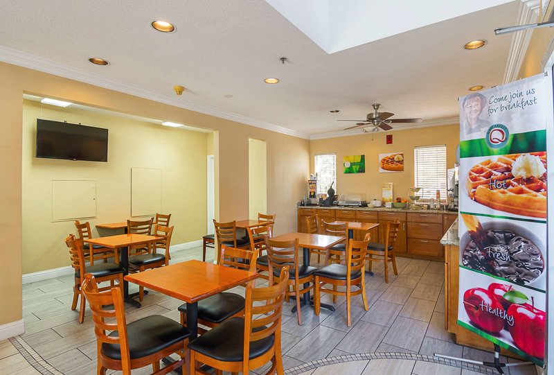 Quality Inn Fresno Yosemite Airport - 729