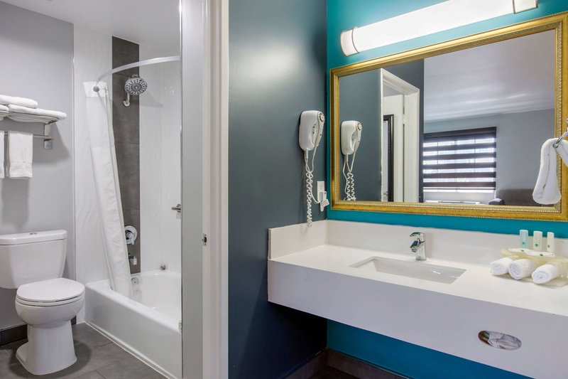 Quality Inn Near Hollywood Walk Of Fame - 730